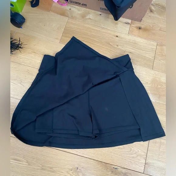 Pacsun black workout skirt, athletic skirt - Picture 4 of 10
